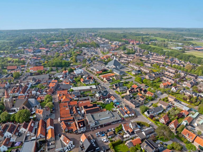 Luchtfoto van Ouddorp, werkgebied van VolleBakStroom